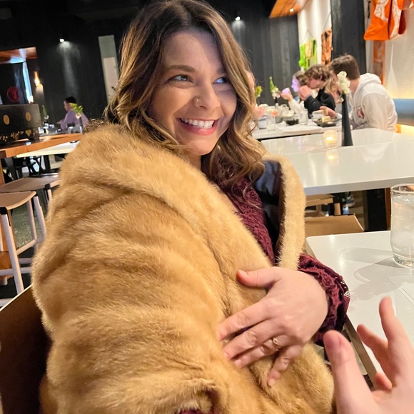 Meet your Posher, Kaitlin - Picture 1 of 1